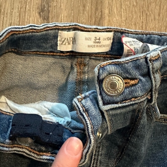 ZARA Toddler Jeans with Cargo Pockets 3T 4T EUC adjustable waist denim girls - Picture 3 of 4